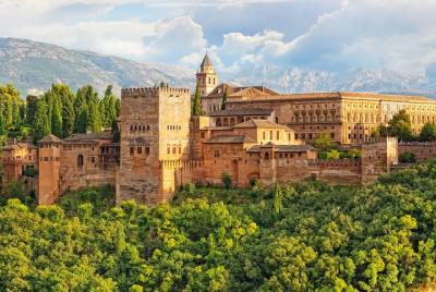 Private official tour guide for visit to Alhambra in Granada from Cordoba Hotel Private official tour guide for visit to Alhambra in Granada from Cordoba Hotel