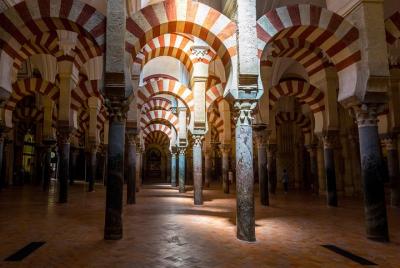 Guided tour of the monumental Córdoba on Sunday (Judería, Alcázar, Mezquita) Guided tour of the monumental Córdoba on Sunday (Judería, Alcázar, Mezquita)