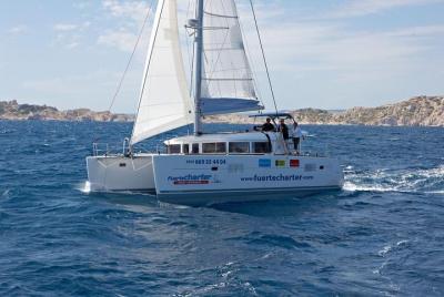 Private Catamaran trips to Lobos Island and Lanzarote in Lagoon 400