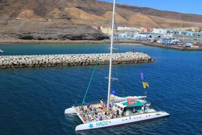 Fuerteventura: Day at Sea on a Sailing Catamaran with Lunch and Drinks 