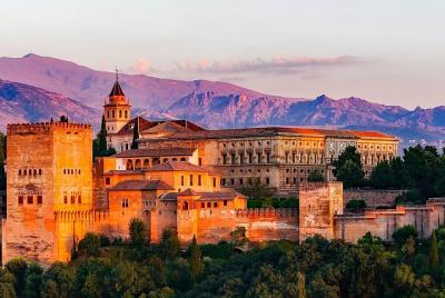 Alhambra with audioguide and Granada Panoramic Bus Tour Alhambra with audioguide and Granada Panoramic Bus Tour