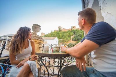 4 neighborhoods 4 cultures. Half-day guided tour in Granada