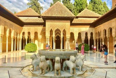 Alhambra Small Group Tour with Skip-the-line-tickets Alhambra Small Group Tour with Skip-the-line-tickets