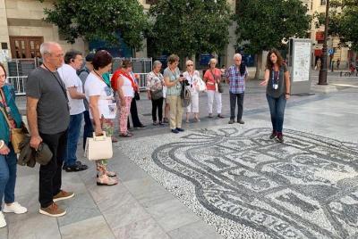 Private tour of Granada city center. Total price per group Private tour of Granada city center. Total price per group