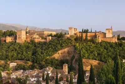 Private 3-hour Tour to Alhambra & Nasrid Palace Tickets included Private 3-hour Tour to Alhambra & Nasrid Palace Tickets included