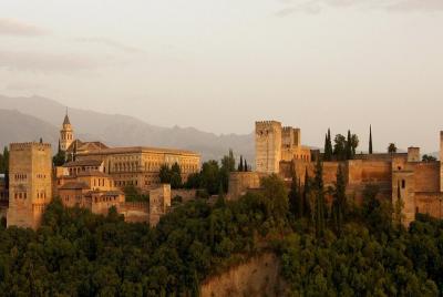 Granada: Alhambra & Generalife Ticket with Audio Guide