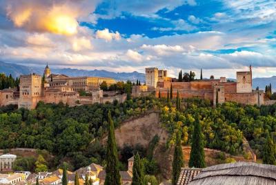 Guided Walking Tour of the Alhambra in Granada Guided Walking Tour of the Alhambra in Granada