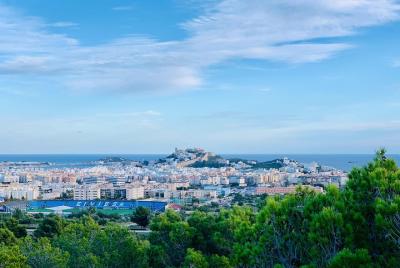 Private Airport Transfer: Ibiza Airport (IBZ) to Ibiza