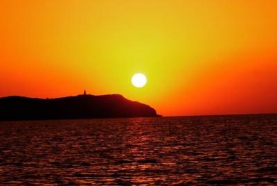 Ibiza Sunset Cruiser (SUP ,kayak , snorkeling & cliff jumping all Ibiza Sunset Cruiser (SUP ,kayak , snorkeling & cliff jumping all