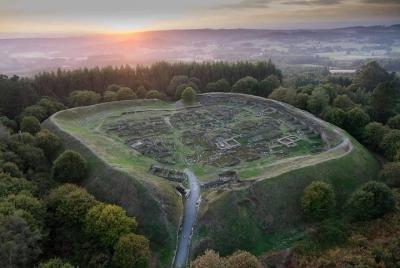 Castro De Viladonga Y Nacimiento Del Rio Miño Desde Lugo Castro De Viladonga Y Nacimiento Del Rio Miño Desde Lugo