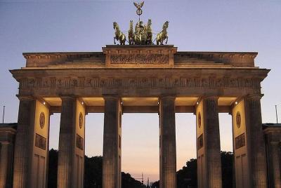 Join best-selling author Rory MacLean in Berlin with 3(for2) audio walking tours Join best-selling author Rory MacLean in Berlin with 3(for2) audio walking tours
