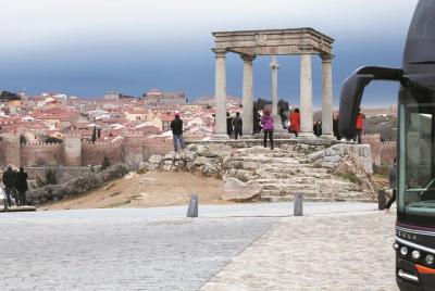 Full Day Tour to Segovia & Avila with Walking Tours Included