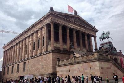 Skip-the-line Neues & Pergamon Museum + Berlin City Guided Tour - Private Tour Skip-the-line Neues & Pergamon Museum + Berlin City Guided Tour - Private Tour