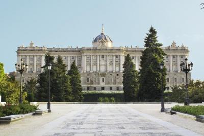Skip-the-line Madrid Royal Palace and Tapas Experience