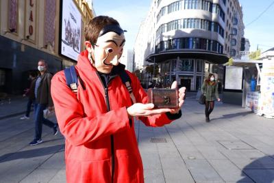 Money Heist and Retiro Park Guided Walking Tour in Madrid