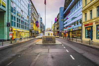 Berlin Wall Private Tour: Greatest Escapes Exploration Game Berlin Wall Private Tour: Greatest Escapes Exploration Game