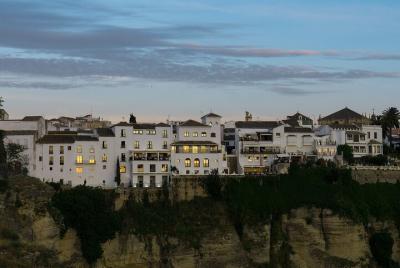 Tour in Ronda with Guided Visit and Setenil de las Bodegas Tour in Ronda with Guided Visit and Setenil de las Bodegas
