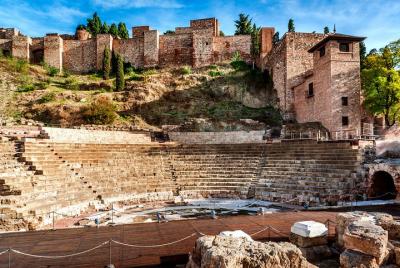 Alcazaba de Málaga and Teatro Romano Walking Tour in Spanish