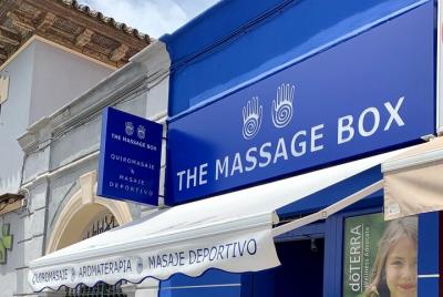 Chiromassage • Aromatherapy • Sport Massage Chiromassage • Aromatherapy • Sport Massage