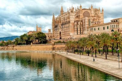 Palma Cultural Tour Bus and Walking Tour Mallorca Half Day 