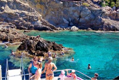 Mallorca Beaches Day Tour by Boat Mallorca Beaches Day Tour by Boat