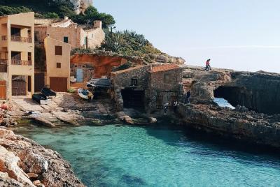 Private Airport Transfer: Mallorca to Palma de Mallorca Airport (PMI)