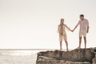 Maternity Photoshooting in the Nature