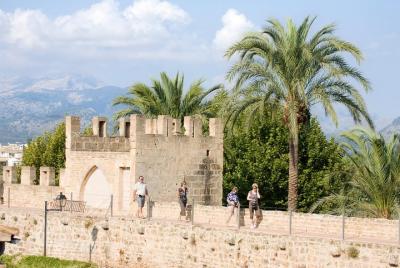 Discover Alcudia old town on a private walking tour Discover Alcudia old town on a private walking tour