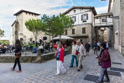 Guided tour "Traces of the Middle Ages in Pamplona" Guided tour