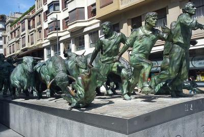 Pamplona historical&cultural walking small group tour  Pamplona historical&cultural walking small group tour