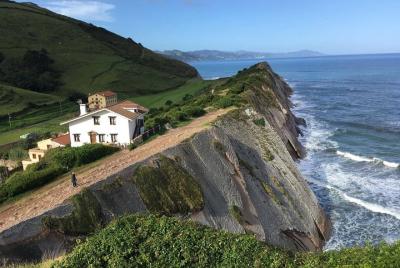 CLIFFS, GRILLED FISH and TXAKOLI WINE - Private Gastronomic Adventure CLIFFS, GRILLED FISH and TXAKOLI WINE - Private Gastronomic Adventure