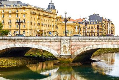 San Sebastian: Historical & Cultural Tour + Pintxo + Vino San Sebastian: Historical & Cultural Tour + Pintxo + Vino