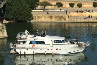 Lunch or Dinner on exclusive yacht Lunch or Dinner on exclusive yacht