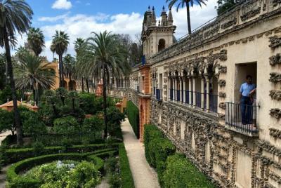 Luxury gold package: Cathedral-Alcazar visit and dinner on an exclusive yacht