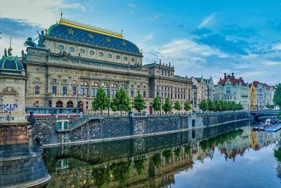 Private Scenic Transfer from Berlin to Prague with 4h of Sightseeing Private Scenic Transfer from Berlin to Prague with 4h of Sightseeing