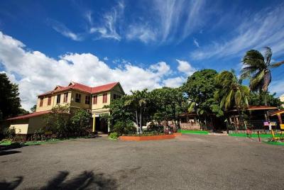 Kingston Town Combo with Bob Marley and Port Royale from Ocho Rio Kingston Town Combo with Bob Marley and Port Royale from Ocho Rio