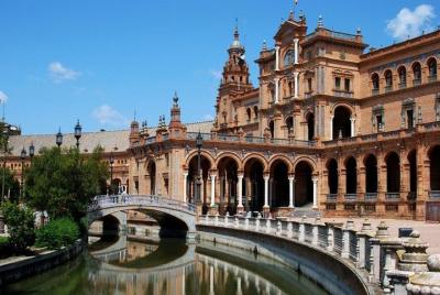 Alcazar, Cathedral, Santa Cruz Quarter, Bullring and River Cruise Tour in Seville Alcazar, Cathedral, Santa Cruz Quarter, Bullring and River Cruise Tour in Seville
