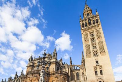 Seville: Cathedral & Giralda Guided Tour with Tickets (Priority A