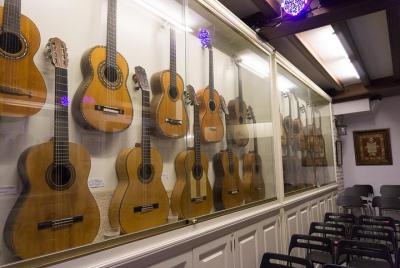 Flamenco Walking Tour in Seville with Show and Wine or Tapas