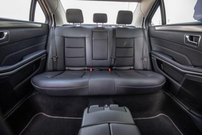 Roundtrip transfer in Sedan from Seville to Granada