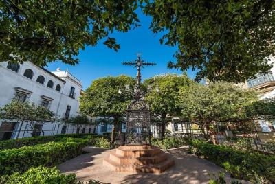 Private Departure Transfer: Hotel to Seville Airport Private Departure Transfer: Hotel to Seville Airport