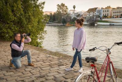 Photo tour on bike with photographer and official tourist guide i