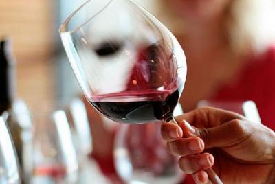 Valencia Wine and Tapas Tour Guided by a Sommelier