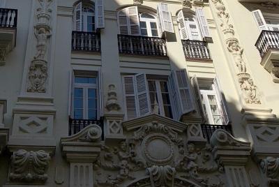 Half Day Walking Tour Urban Sculptures of Valencia