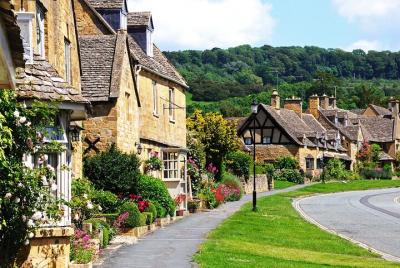 Stratford-upon-Avon and the Cotswolds - Day Tour from Brighton Stratford-upon-Avon and the Cotswolds - Day Tour from Brighton
