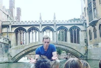 Private | Cambridge University Punting Tour led by University Stu