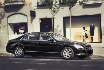 Arrival Private Transfer Bristol Airport BRS to Bristol by Luxury Arrival Private Transfer Bristol Airport BRS to Bristol by Luxury