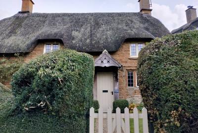 Cotswolds One Day or Half Day Driving Tour with Local Guide