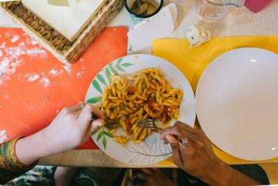Fresh pasta cooking class and lunch with an expert