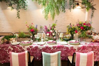 Guided Floral Centerpiece Workshop in London Guided Floral Centerpiece Workshop in London